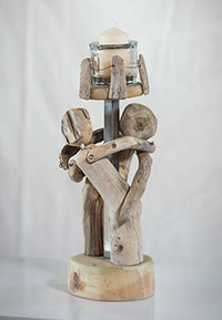 Kunstvolle Holzkunst aus Treibholz. Holzfiguren und Skulpturen für Haus und Garten in Starnberg.