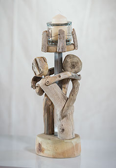 Kunstvolle Holzkunst aus Treibholz. Holzfiguren und Skulpturen für Haus und Garten in Starnberg.