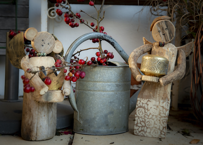 Kunstvolle Holzkunst aus Treibholz. Holzfiguren und Skulpturen für Haus und Garten in Starnberg.
